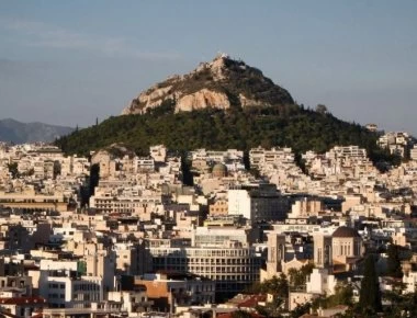 Ο απίστευτος λόγος για τον οποίον αγοράζουν ακίνητα οι Κινέζοι στην Αθήνα